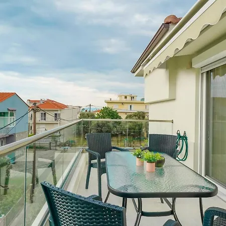 Dagos Luxury لايميناس